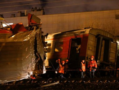 Στους 28 ανέβηκαν οι τραυματίες μετά τη σφοδρή σύγκρουση τρένων στη Μόσχα - Νέες φωτό και βίντεο